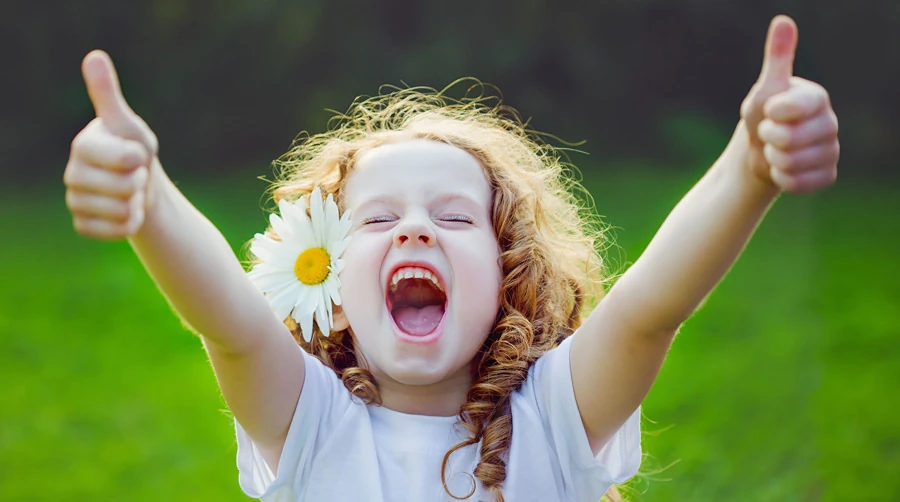 Glückliche Kinder mit einer guten Versorgung FitLine Kinder: gückliches Kind